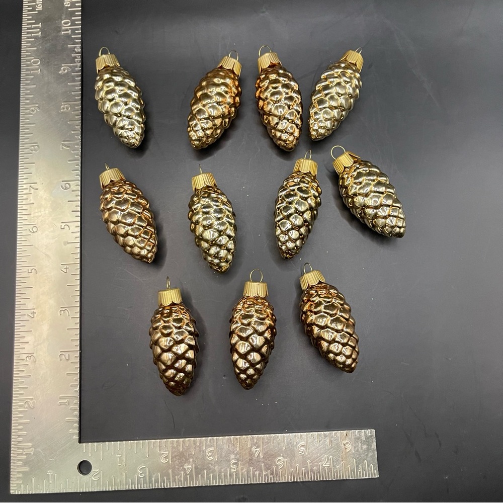 Martha Stuart pine cone Christmas ornaments easier -Set